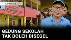 Petugas gabungan membongkar gembok segel yang terpasang di gerbang SD Negeri Utan Jaya, Depok, Jawa Barat. Gerbang sekolah disegel buntut dari sengketa lahan antara Pemkot Depok dengan pihak yang mengaku sebagai ahli waris.