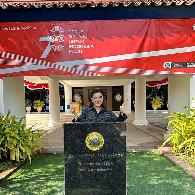 Telah Dikukuhkan, Ini 6 Potret Ashanty Resmi Jadi Mahasiswa S3 Universitas Airlangga