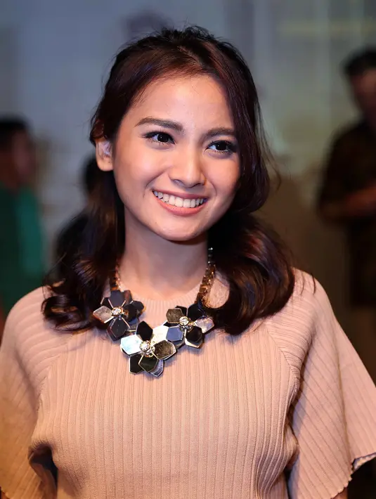 Film Kartini, menggambarkan kisah tokoh emansipasi wanita dari Jepara dalam memperjuangkan hak-hak kaum wanita. Film itu akan dirilis bertepatan hari Kartini tahun 2017 mendatang. (Nurwahyunan/Bintang.com)