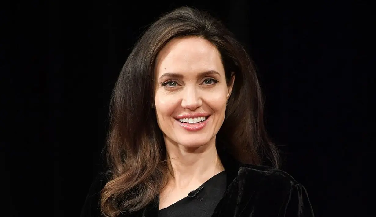 Angelina Jolie sangat marah pada body shamer dan mereka yang berasumsi mengenai kondisi kesehatan dirinya padahal tak mengerti apa-apa. (DIA DIPASUPIL  GETTY IMAGES NORTH AMERICA  AFP)
