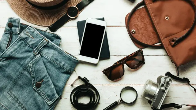 Ilustrasi pakaian dan aksesoris/freepik.com/osaba