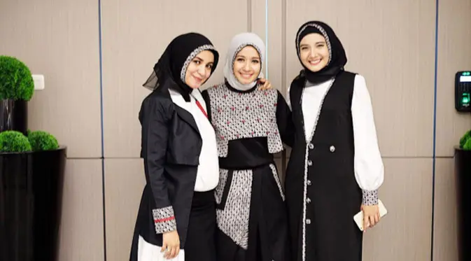 Shireen Sungkar, Zaskia Sungka, dan Laudya Cynthia Bella berbagi pengalaman tentang perjalanan dirinya memutuskan berhijab. (via instagram.com/zaskiasungkar15)
