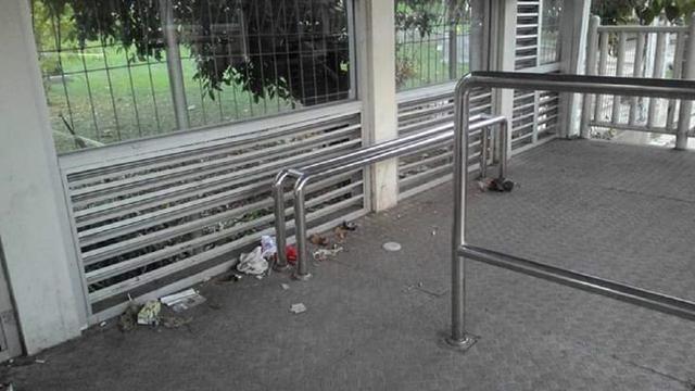 Kondisi salah satu halte BRT di Kota Makassar (Liputan6.com/ Eka Hakim)