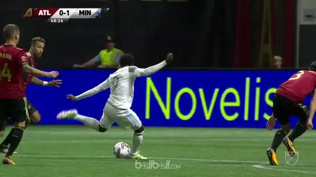 Abu Danladi mencetak gol spektakuler di MLS saat Minnesota United menghadapi Atlanta United. This video is presented by Ballball