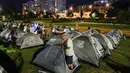 <p>Mereka menyelesaikan perjalanan terakhirnya selama empat hari sekitar 70 kilometer (45 mil) dari Tel Aviv ke parlemen Israel. (AP Photo/Ohad Zwigenberg)</p>