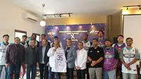 Klub basket asal Jakarta Selatan Amartha Hangtuah Jakarta bersiap untuk mengikuti IBL 2024 yang dimulai pada 13 Januari 2024. Mereka pun mendapatkan sponsor baru yaitu PGN (Liputan6.com/Defri Saefullah)