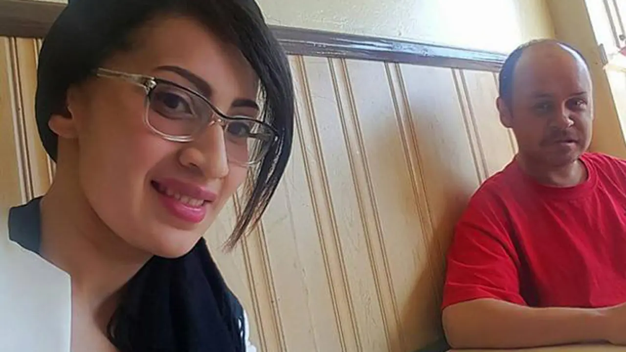 Wanita Baik Hati, Tawarkan Pekerjaan untuk Pengemis di Kafe-nya