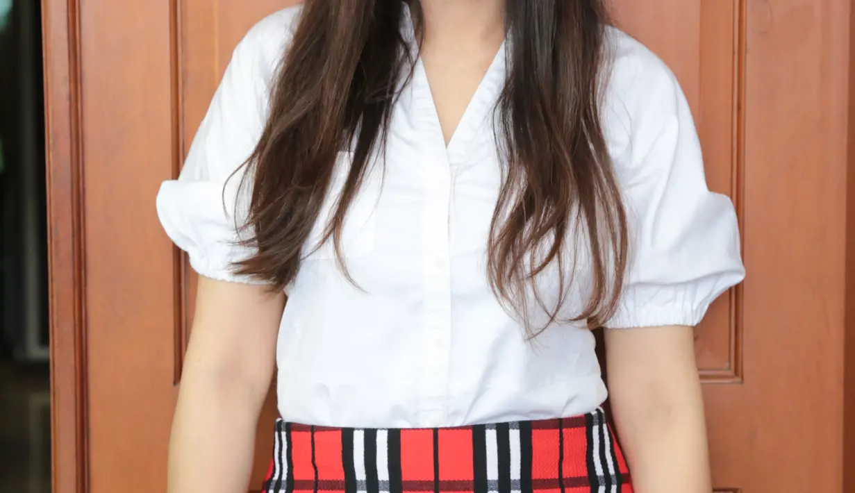 "Menurut saya isu tentang agama udah nggak enak. Dan saya yakin di dunia ini nggak ada yang nggak berdosa, jadi jangan menyalahkan satu sama lain," tuturnya. (Adrian Putra/Bintang.com)