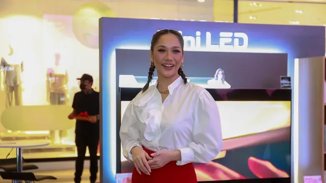 Bunga Citra Lestari alias BCL saat menghadiri peluncuran Product Ambassador TCL TV, terbaru seri C 645, C745, dan C845
