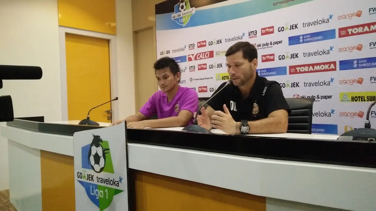 Pelatih Sriwijaya FC Oswaldo Lessa (Liputan6.com / Indra Pratesta)