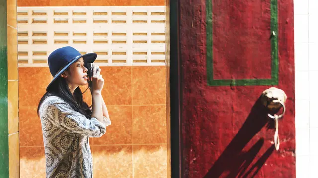 6 Fashion Items Untuk Tampil Nyaman dan Chic Saat Liburan ke India