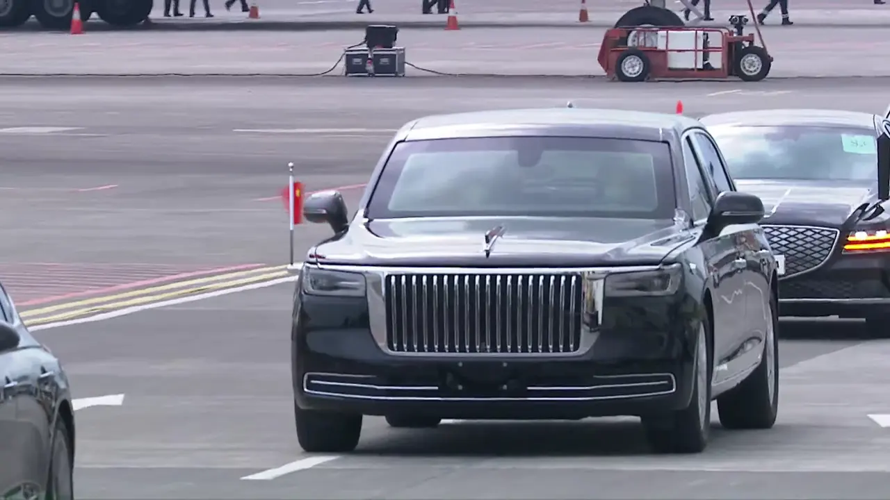 Limousine Hongqi N701