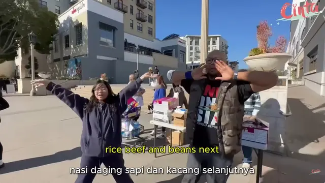 9 Potret Cinta Kuya Bagi Makanan untuk Korban Kebakaran Los Angeles, Tuai Pro Kontra