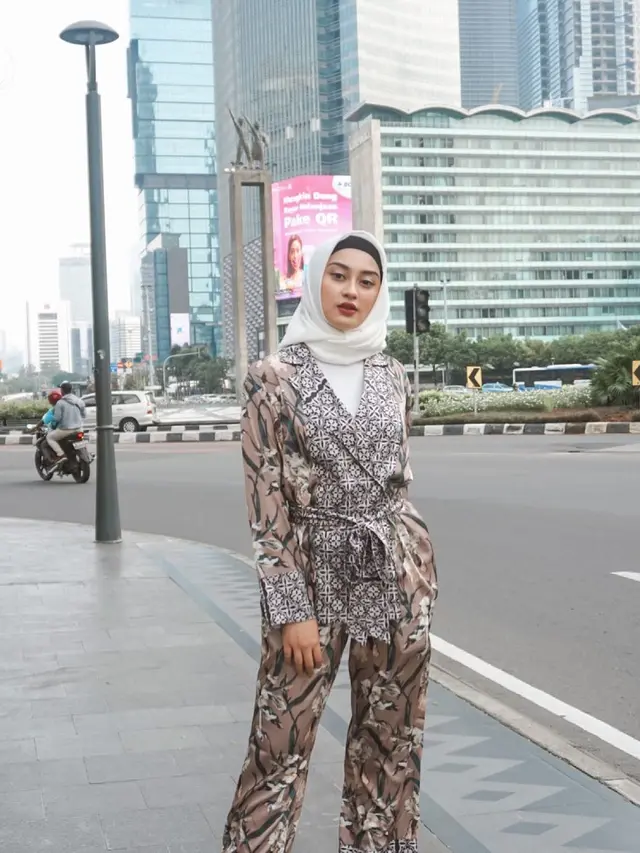 7 Pesona Memes Prameswari Saat Pakai Hijab Ini Banjir Pujian