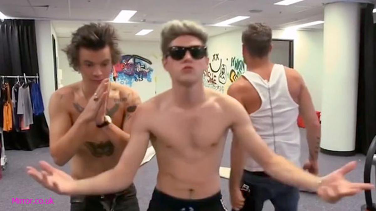 Kali Ini, One Direction Lip-sync Sambil Bertelanjang Dada