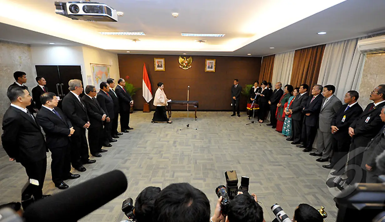 Suasana serah terima jabatan Dewan Pertimbangan Presiden di Kantor Wantimpres Jakarta, Selasa (3/2/2015). (Liputan6.com/Faizal Fanani)