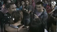 Seorang anggota Polisi pukul warga di area pasar.