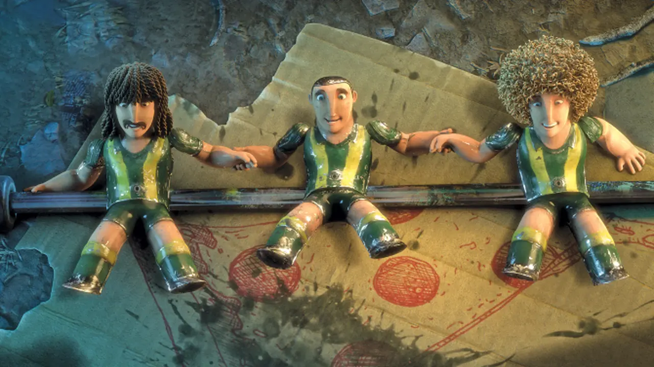 Boneka-boneka Kecil Bertanding Sepakbola di Trailer Underdogs