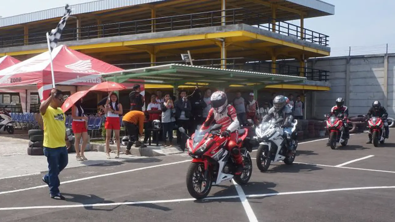 Ribuan Bikers Honda CBR Belajar Teknik Balap