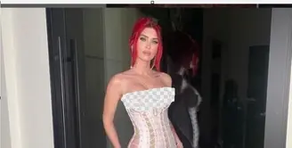 Anting Karyanya Dipakai Megan Fox di Pesta Kim Kardashian, Rinaldy Yunardi: Langsung Cocok pada Pandangan Pertama.&nbsp; foto: Instagram @rinaldyyunardiofficial
