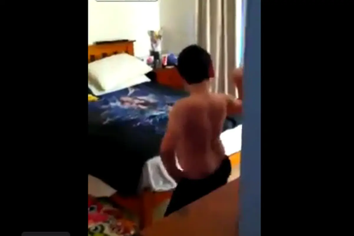 Kevin, bocah laki-laki yang menari begitu luwes dan direkam oleh sang kakak, Alisha. (Live Leak)