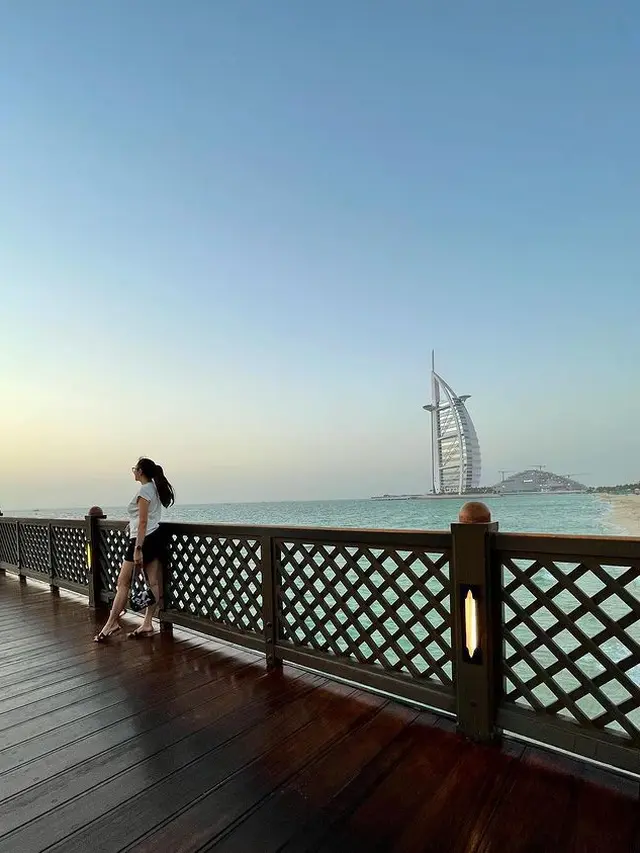 Nikmati Waktu Sendiri, Ini 6 Potret Aura Kasih Liburan di Dubai
