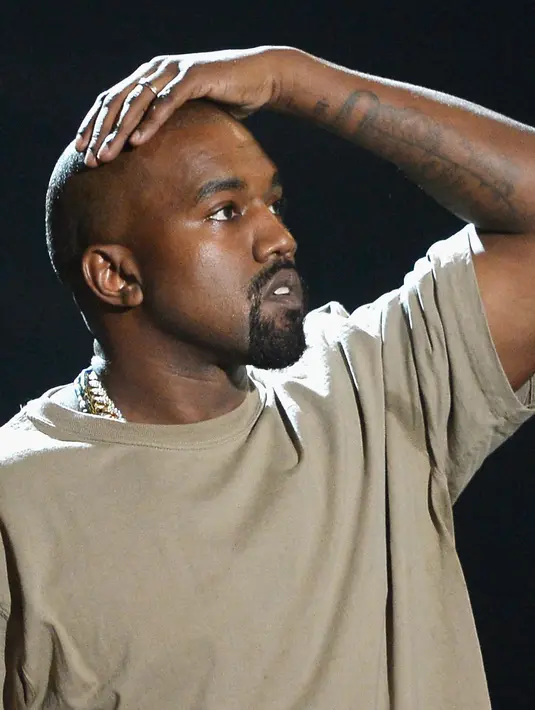 Kanye West mendadak jadi punya jadwal sibuk seorang nanny atau pengasuh bayi. (AFP/Bintang.com)