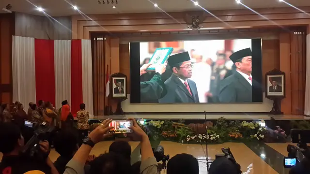 Sertijab Mensos dari Khofifah Indar Parawansa ke Idrus Marham