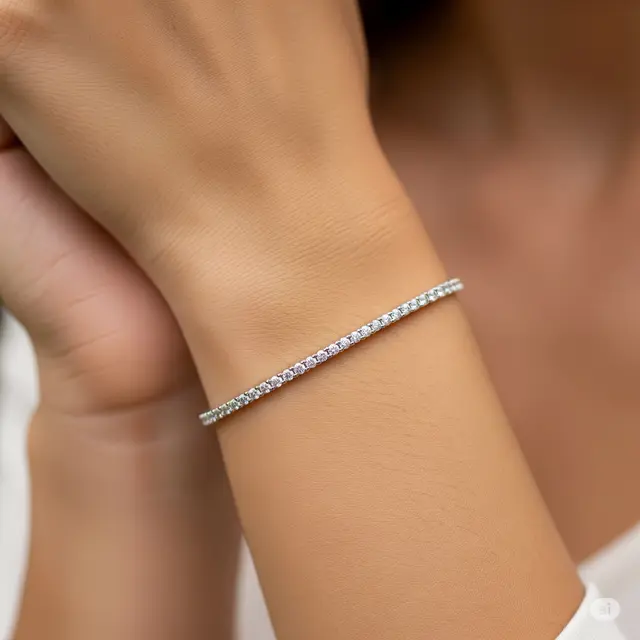 Gelang Emas Putih Tipe Tennis Mini