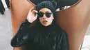 Pemilik nama lengkap Ayunda Faza Maudya memang selalu tampil kece di berbagai kesempatan. Termasuk saat ia tampil memesona dengan pakai outfit serba hitam. Kacamata hitam yang dikenakannya juga bikin Maudy kian keren. (Liputan6.com/IG/@maudyayunda)