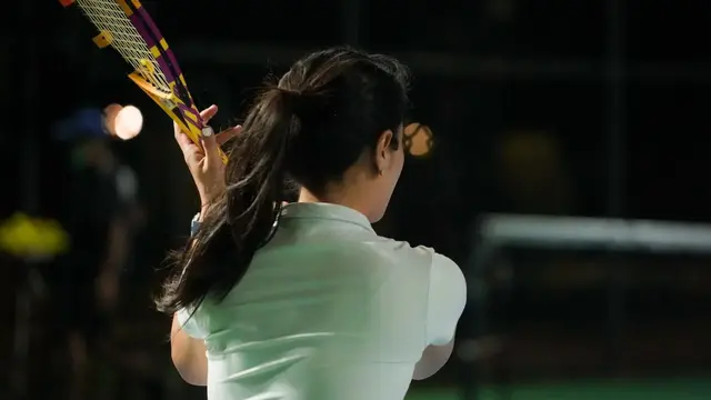 Coba Olahraga Baru, Ini 6 Potret Dian Sastro Saat Main Tenis Bersama Pelatih