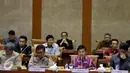 Ketua PPATK Muhammad Yusuf (kedua kanan) memberi paparan saat RDP dengan Komisi XI di Komplek Parlemen Senayan, Jakarta, Selasa (26/04). Rapat tersebut membahas RUU Pengampunan Pajak (Tax Amnesty). (Liputan6.com/Johan Tallo)