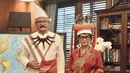Menteri Luar Negeri, Retno Marsudi tampil serba merah mengenakan pakaian adat Mamasa, Sulawesi Barat. [Instagram/retno_marsudi]