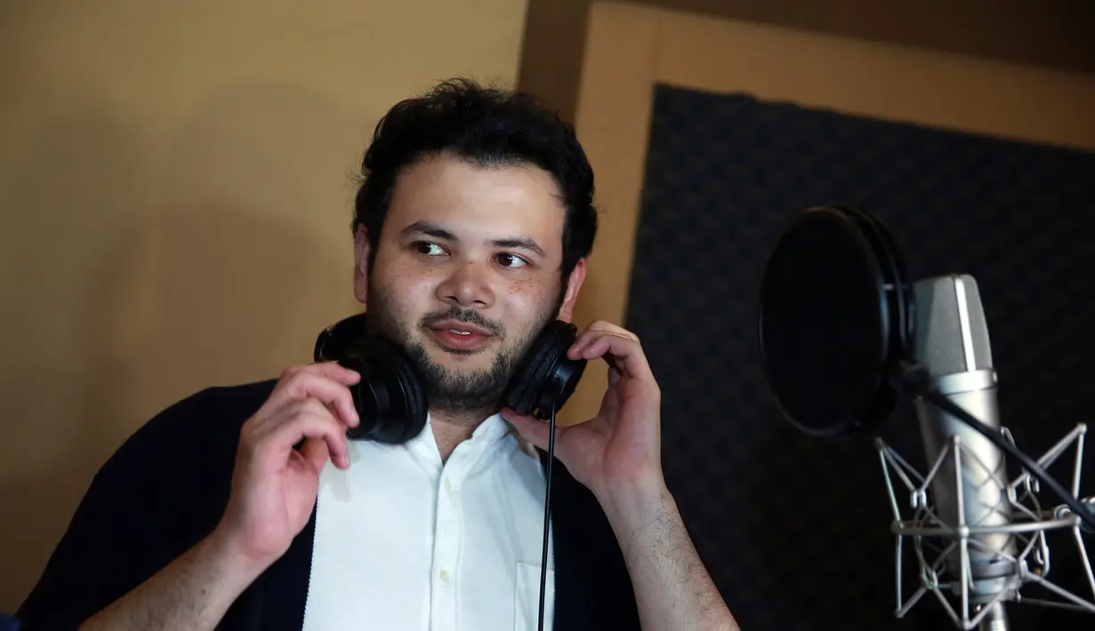 Rupanya ini merupakan duet pertama Ridho Rhoma dengan penyanyi wanita, begitu juga dengan Fazura yang baru pertama kali melakukan duet dengan penyanyi pria. (Deki Prayoga/Bintang.com)