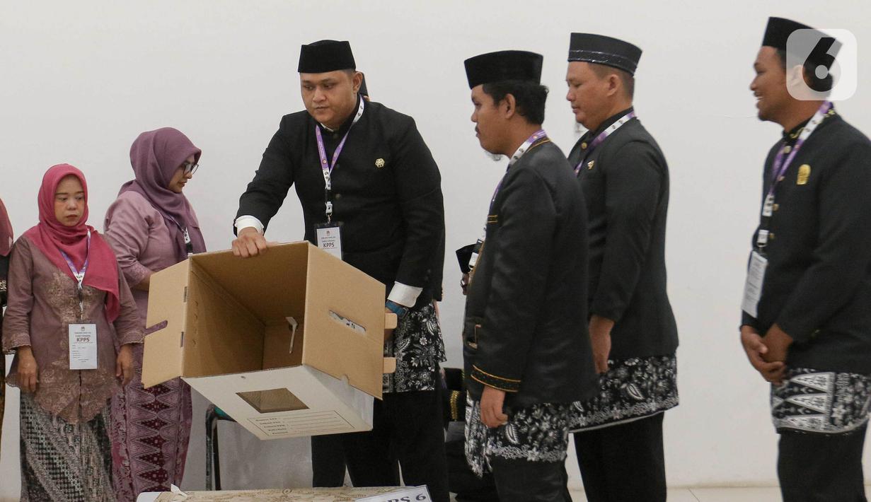 Setelah pemungutan suara, maka akan dilanjutkan dengan penghitungan suara. (Liputan6.com/Herman Zakharia)