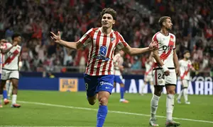 Hal tersebut menambah catatan gol Julian Alvarez pada musim ini dengan mengemas 4 gol dan 1 assist dalam 6 laga di Liga Spanyol. (AFP/Javier Soriano)