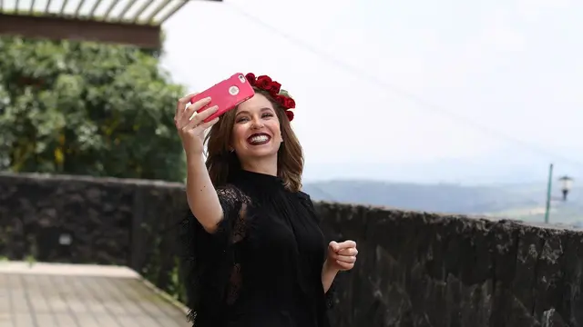 Ilustrasi swafoto, selfie