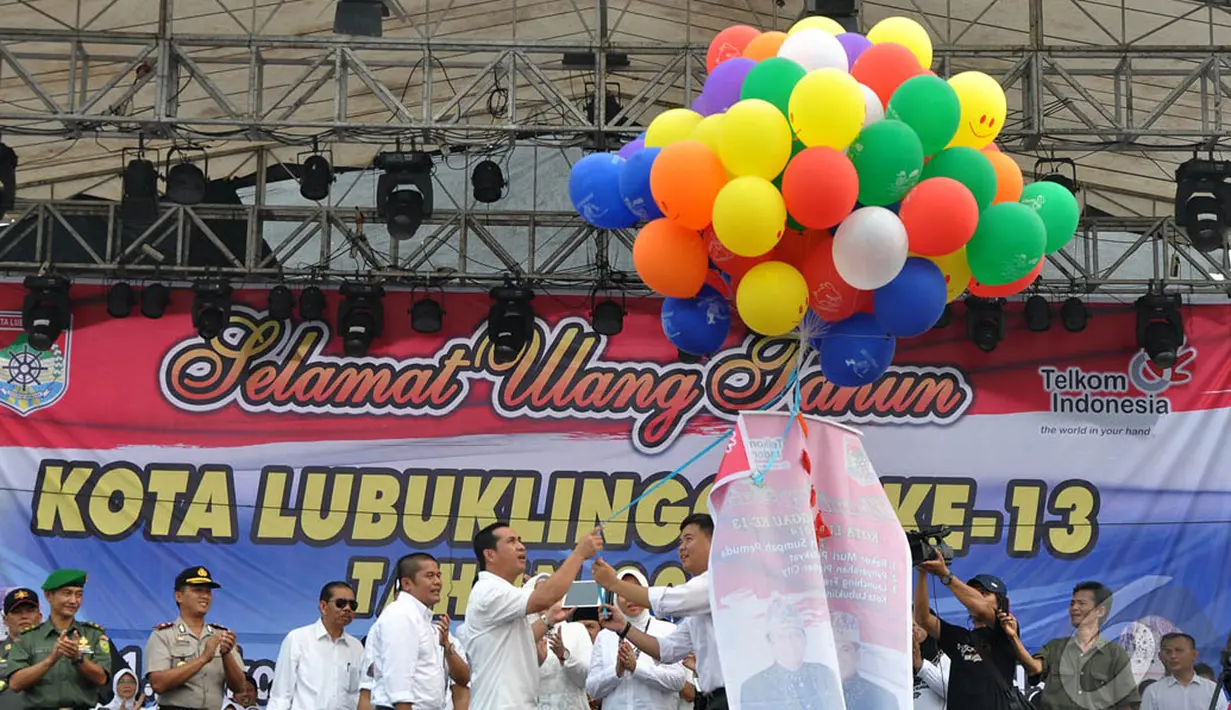 Pemecahan rekor MURI ini dilakukan dalam rangka perayaan HUT Kota Lubuklinggau ke -13 Tahun, (17/10/14). (Liputan6.com/Miftahul Hayat) 