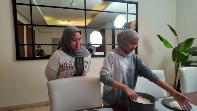 Potret Ruang Makan Rumah Cinta Laura