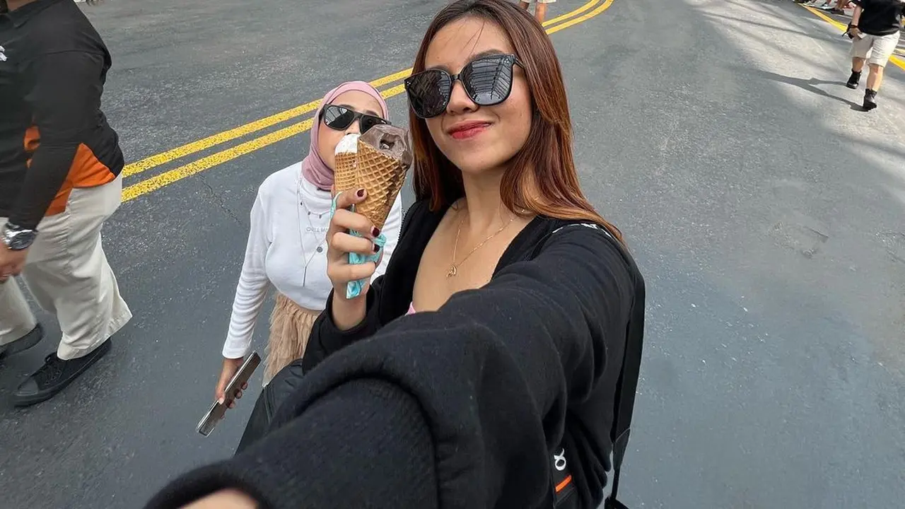 Mayang Lucyana dan Lolly Unyu
