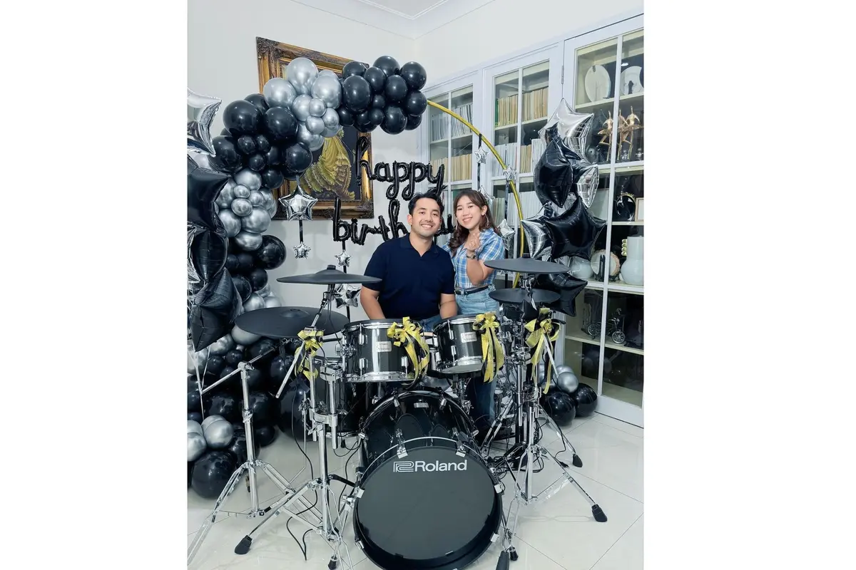 Momen Perayaan Ulang Tahun Suami Kiki Saputri, Beri Kado Istimewa