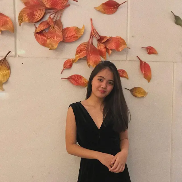 Tak Kalah Cantik, Ini 6 Potret Rania Marchella Adik Ranty Maria