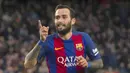 Bek Barcelona, Aleix Vidal, melakukan selebrasi usai mencetak gol ke gawang Athletic Bilbao pada laga La Liga di Stadion Camp Nou, Spanyol, (04/2/2017). Vidal bermain untuk Real Madrid dan Espanyol, sebelum kembali ke Barcelona. (EPA/Marta Perez)