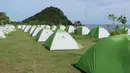 Selain itu juga, harga yang diberikan tersebut termasuk untuk akomodasi transportasi bagi para pengguna camping ground. (Bola.com/Yusuf Satria)