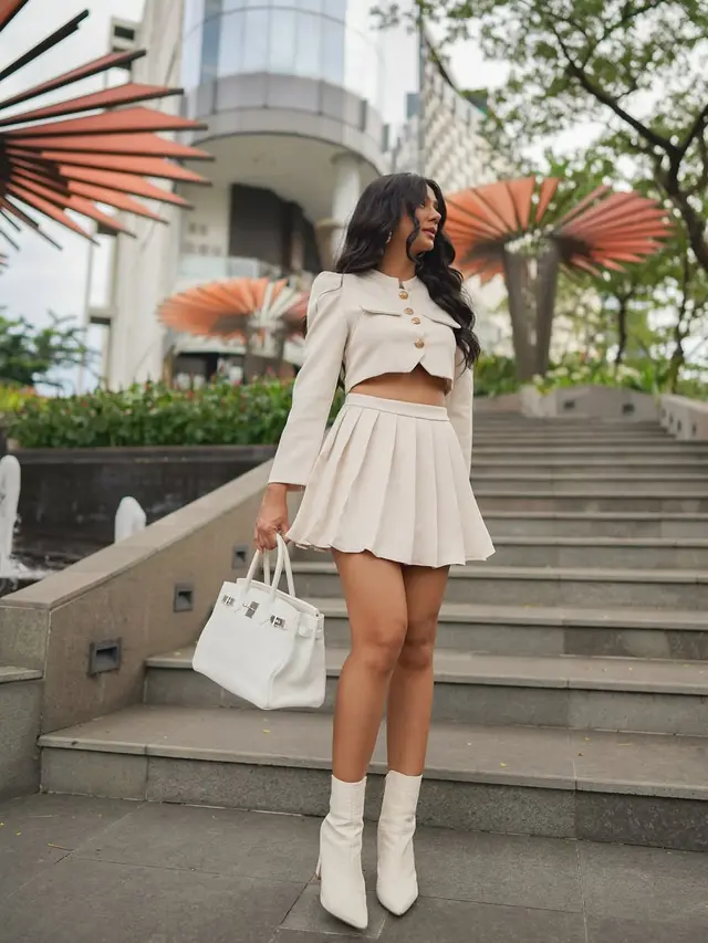 5 Pesona Fanny Ghassani Berbalut Outfit Putih, Pesona Menawan Bak Bidadari (credit: instagram/fannyghassani).