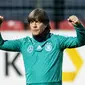 Joachim Low menyebut Jerman mempunyai pemain muda yang potensial dan memiliki kualitas yang mumpuni. (AFP/Robert Michael)