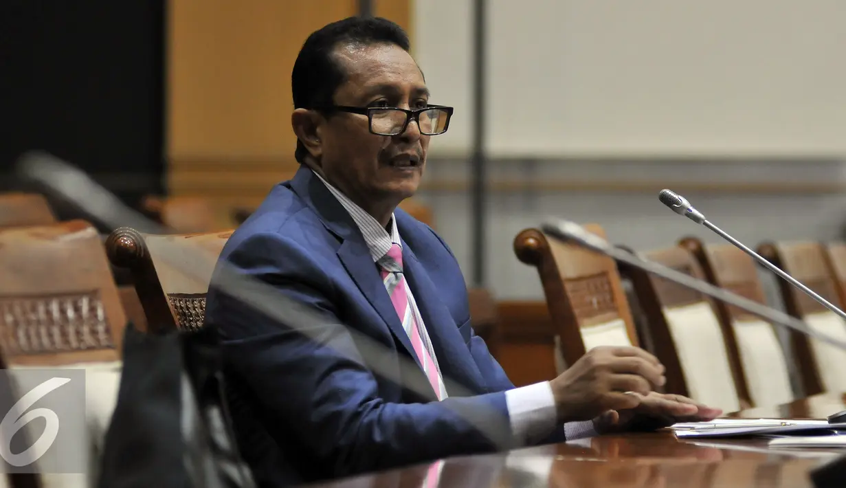 Calon Hakim Agung Ibrahim menjawab pertanyaan dari Komisi III saat mengikuti uji kelayakan dan kepatutan di Kompleks Parlemen Senayan, Jakarta, Senin (29/8). (Liputan6.com/JohanTallo)
