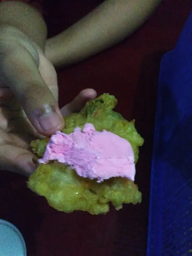 6 Bakwan Topping Nyeleneh Ini Bikin Enggak Habis Pikir
