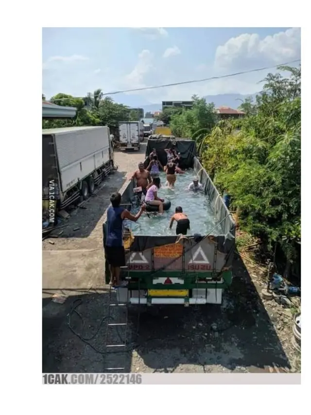 6 Potret Liburan Irit ala Orang Indonesia Ini Bikin Tepuk Jidat