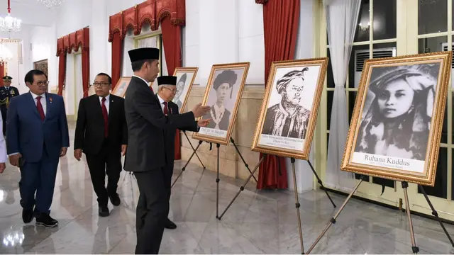 Presiden memberikan gelar pahlawan nasional pada enam tokoh, Jumat (8/11/2019).